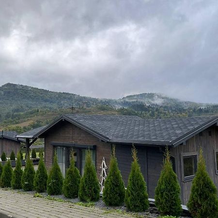 Tustan Apart Urych Buitenkant foto