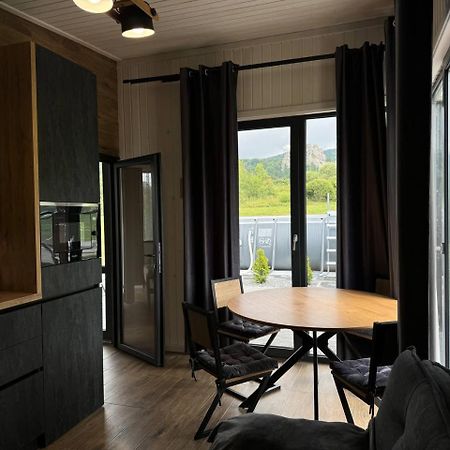 Tustan Apart Urych Buitenkant foto
