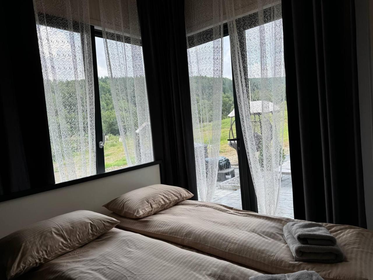Tustan Apart Urych Buitenkant foto