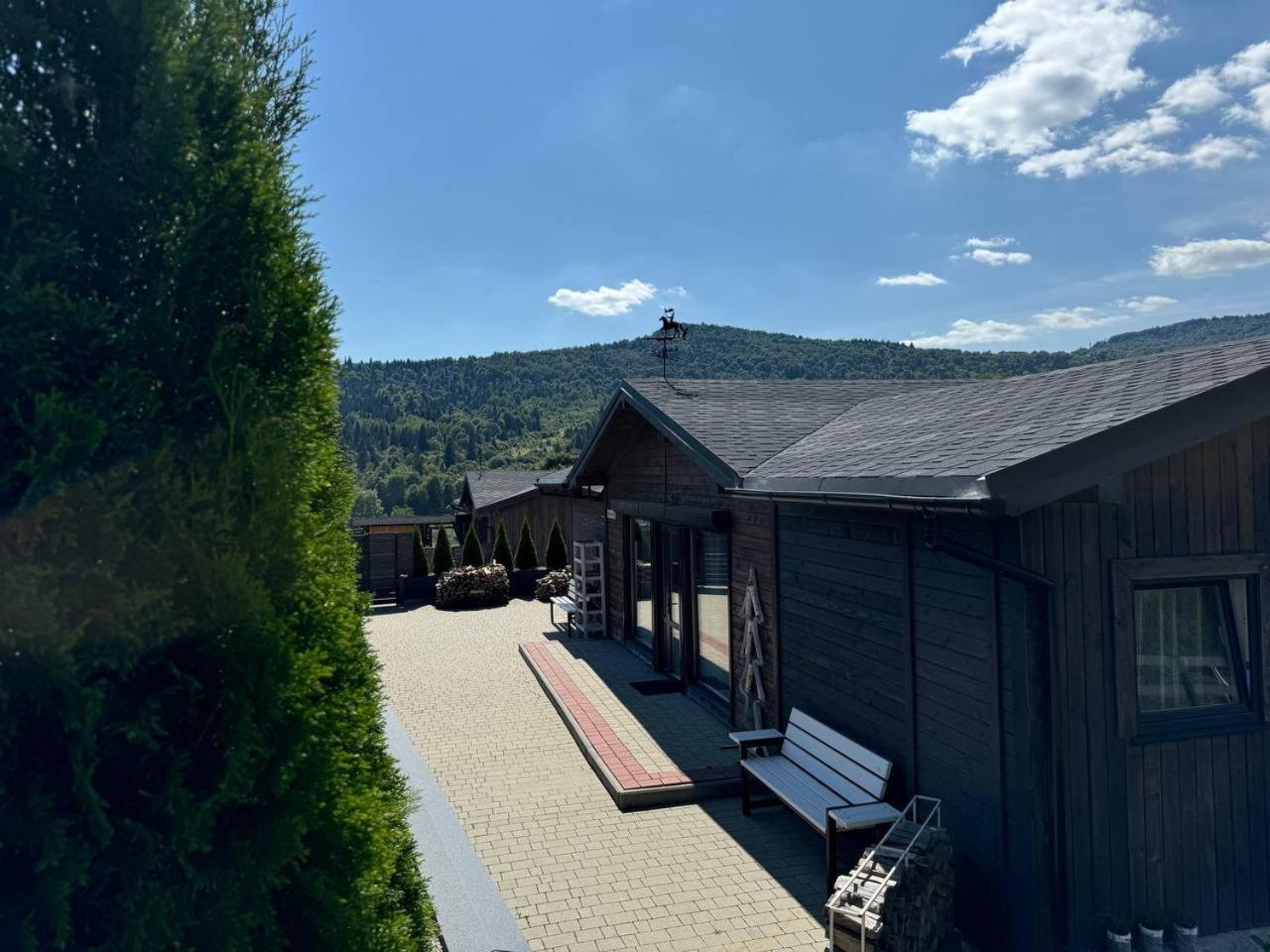 Tustan Apart Urych Buitenkant foto