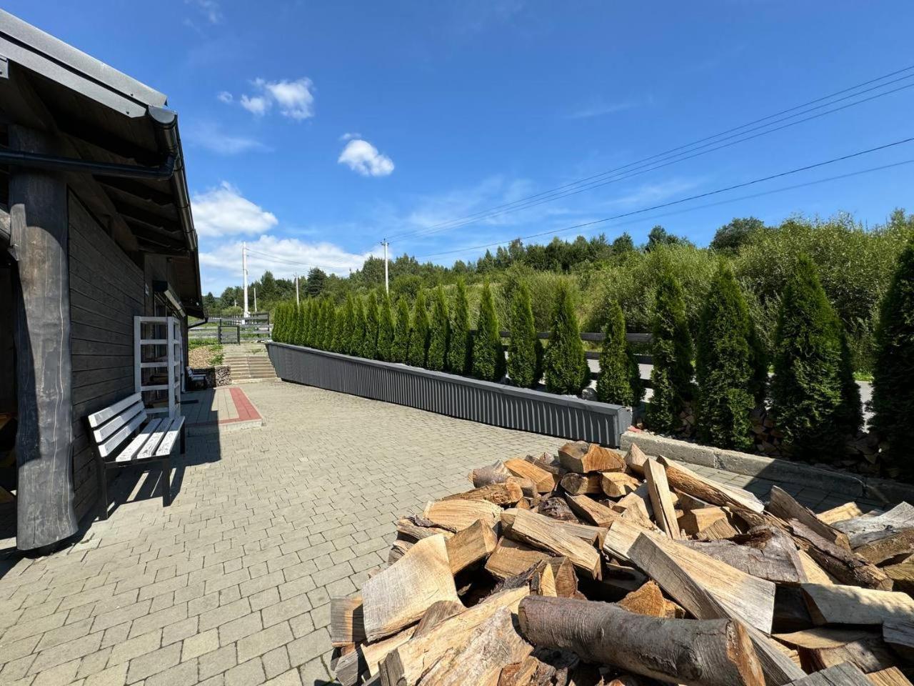 Tustan Apart Urych Buitenkant foto