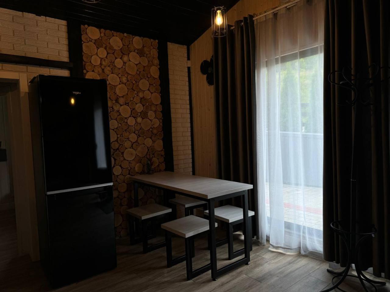 Tustan Apart Urych Buitenkant foto